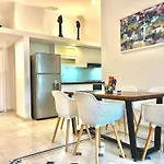 by Calamari Homes - Parque Centenario 202 walled city