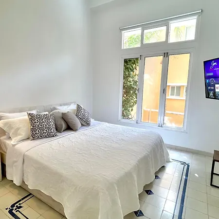 By Calamari Homes - Parque Centenario 202 Walled Apartment *
